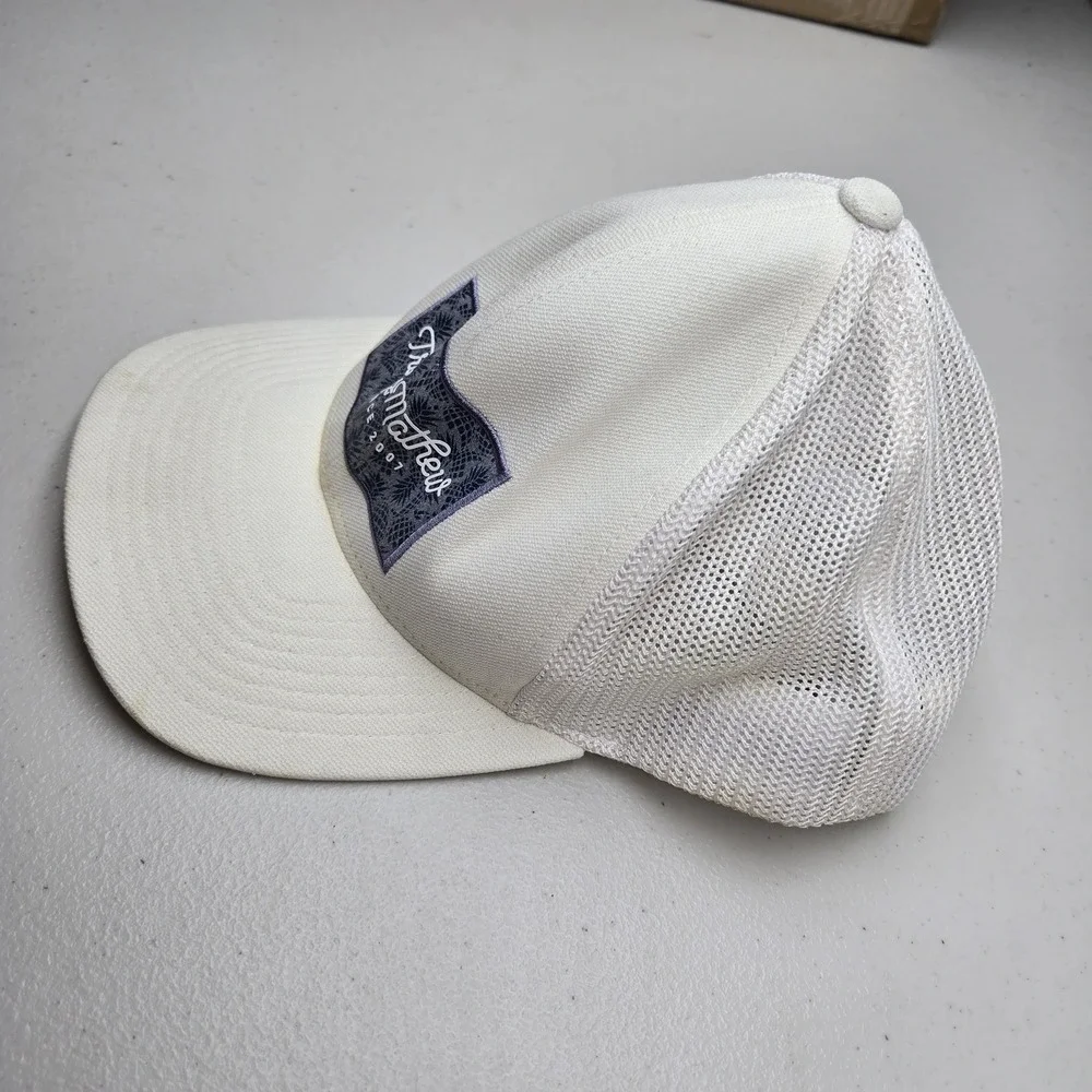 Travis Mathew Unisex Trucker Hat M White Curved Snapback 110 Flex It Tech READ